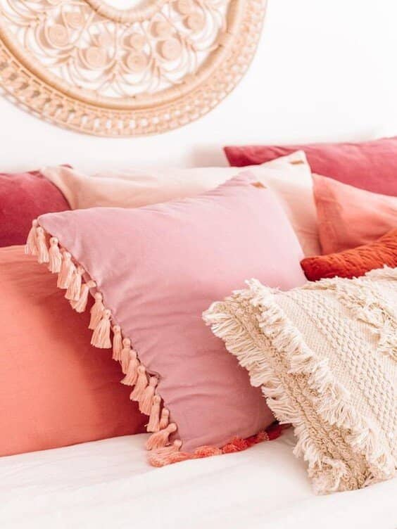 peach fuzz pantone 13-1023 bedding decor 3