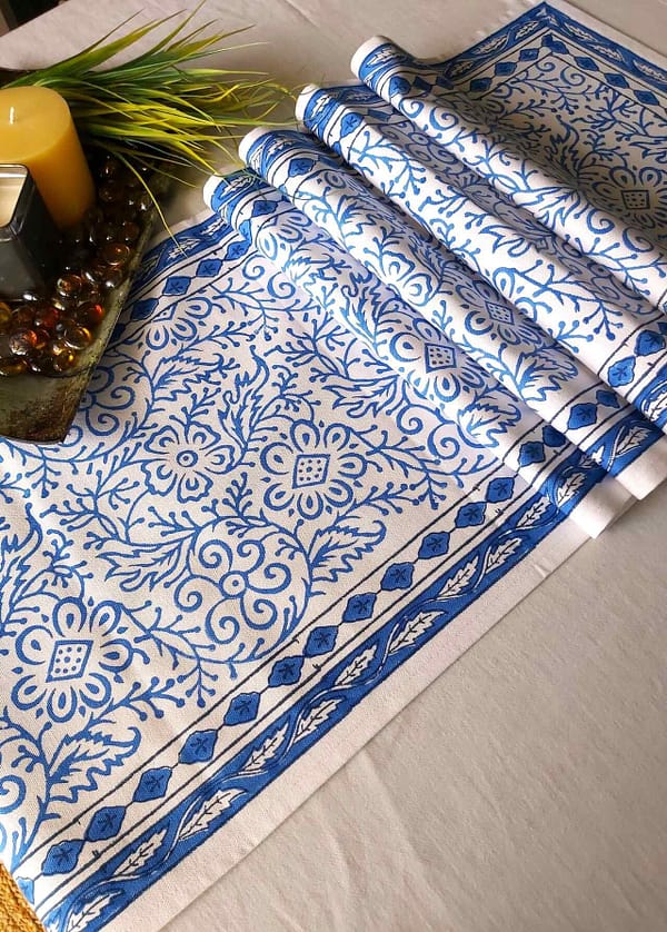 Table Runner blue 6 seater